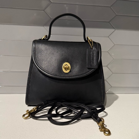 Coach Handbags - Vintage Coach Regina 9983